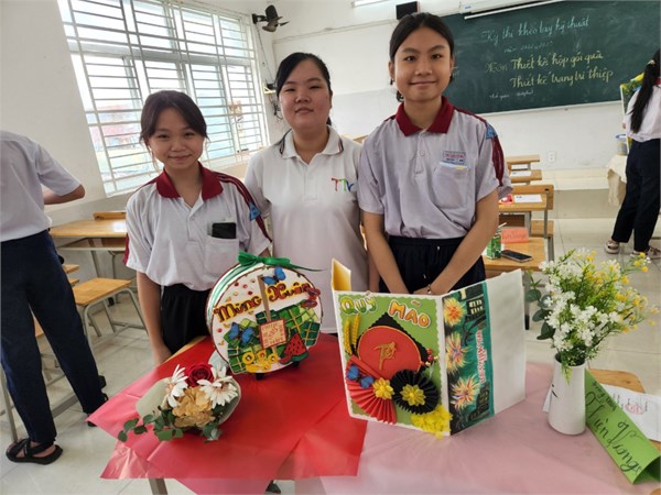 Thi KTKT_Hộp quà -Thiep 2.jpg